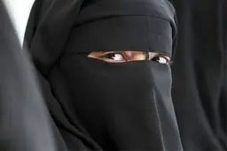 ‫داعش یک دختر را به دلیل رعایت نکردن حجاب اعدام کرد/دیلی اکسپرس‬‎