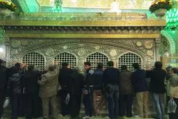 ضریح امام رضا (ع) در سحرگاه جمعه ۱۸ دی