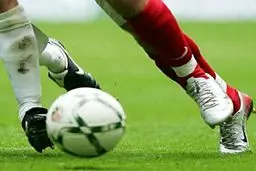 لیون تیم ته جدولی تروا را در هم کوبید