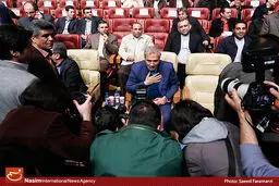 حاشیه‌های اعتراض کارگران به وزیر کار روحانی/ کارگران: روحانی با کلید کارگران رئیس‌جمهور شد، اما هیچ توجهی به این قشر ندارد!