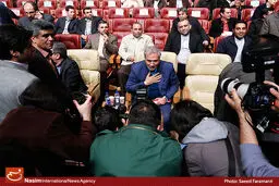 حاشیه‌های اعتراض کارگران به وزیر کار روحانی/ کارگران: روحانی با کلید کارگران رئیس‌جمهور شد، اما هیچ توجهی به این قشر ندارد!