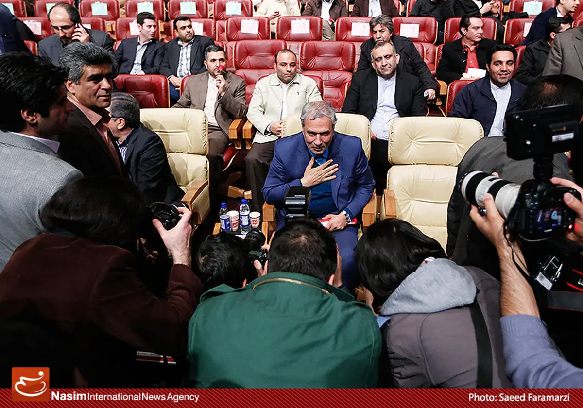 حاشیه‌های اعتراض کارگران به وزیر کار روحانی/ کارگران: روحانی با کلید کارگران رئیس‌جمهور شد، اما هیچ توجهی به این قشر ندارد!