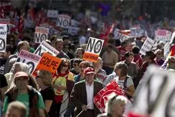 تظاهرات مردم شهر بیلبائو در ایالت باسک در اعتراض به بازداشت ۴۰ تن از جدایی طلبان توسط دولت اسپانیا/ فارس