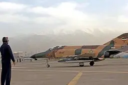 سقوط F۴ در شهرستان کنارک و شهادت خلبان و کمک خلبان