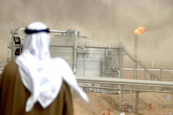 عمان کشورهای عربی را به کاهش تولید نفت دعوت کرد