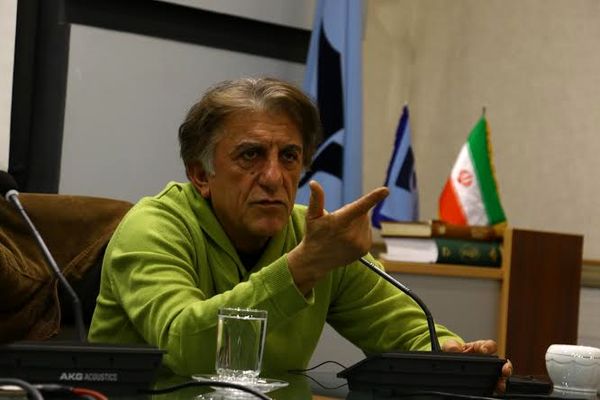 رضا کیانیان عضو افتخاری انجمن عکاسان سینمای ایران شد