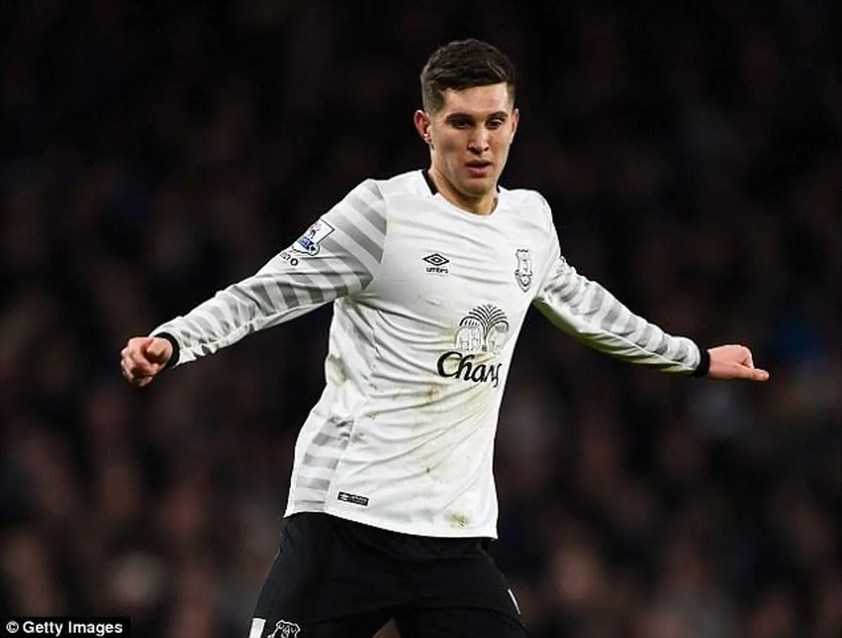 بارسلونا بدنبال مدافع ۴۰ میلیونی اورتون