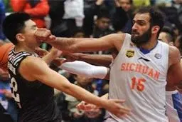 فیلم درگیری حامد حدادی با بازیکنان حریف پس از شکست در لیگ چین