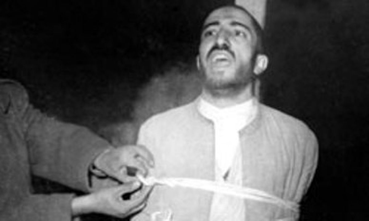 تصویر سند حکم تیرباران شهید نواب صفوی توسط وزارت جنگ پهلوی
