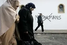 سی بی‌اس نیوز: مسلمان بودن در فرانسه مشقت بار است