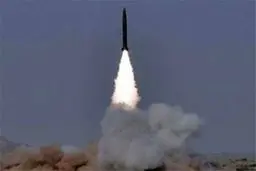 آزمایش موشک با برد ۳۵۰ کیلومتر در پاکستان