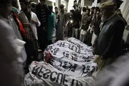 ۹۰ کشته و زخمی در حمله تروریستی دانشگاه پاکستان