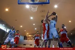 دیدار تیم‌های بسکتبال دانشگاه آزاد اسلامی و نیروی زمینی تهران