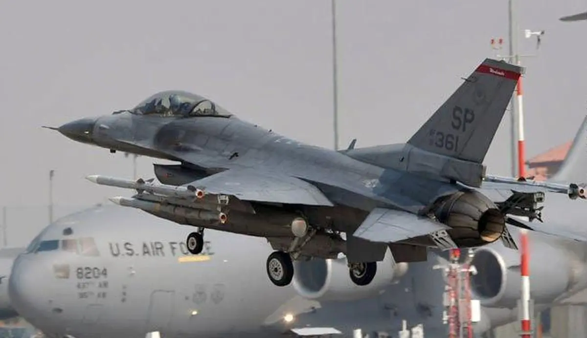 سقوط جنگنده اف ۱۶ در "بغدادِ" آمریکا