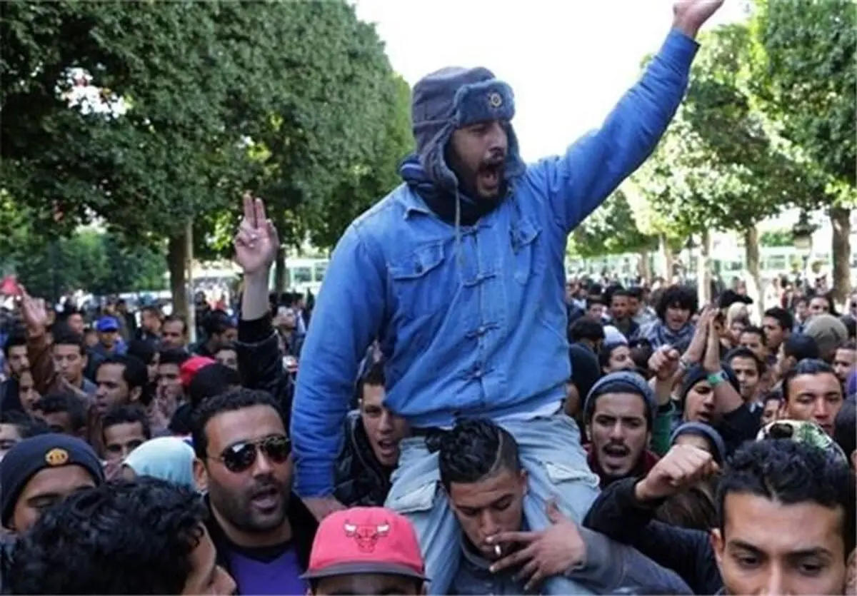 ادامه تظاهرات در تونس با وجود مقررات منع آمد و شد