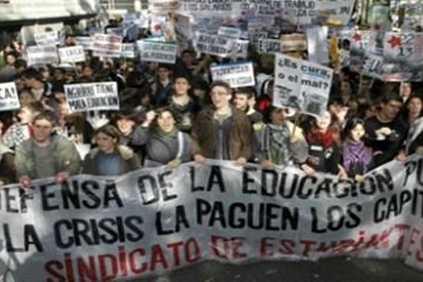 تظاهرات کلمبیایی‌ها علیه سیاست‌های رئیس‌جمهور این کشور