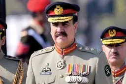 فرمانده ارتش پاکستان کناره‌گیری می‌کند