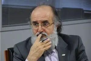 لغو نشدن تحریم سوئیفت در روزهای اخیر اعتماد مردم را سلب کرد