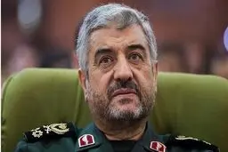 جمعی از خانواده‌های شهدا از سرلشکر جعفری قدردانی کردند