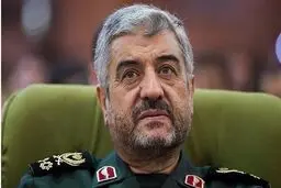 جمعی از خانواده‌های شهدا از سرلشکر جعفری قدردانی کردند