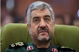 جمعی از خانواده‌های شهدا از سرلشکر جعفری قدردانی کردند