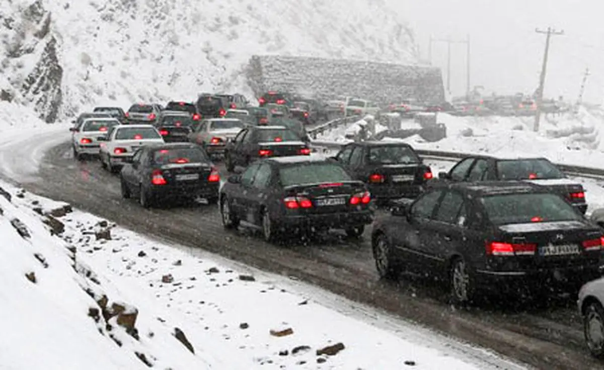 بارش برف و باران در جاده‌های ۱۱ استان کشور