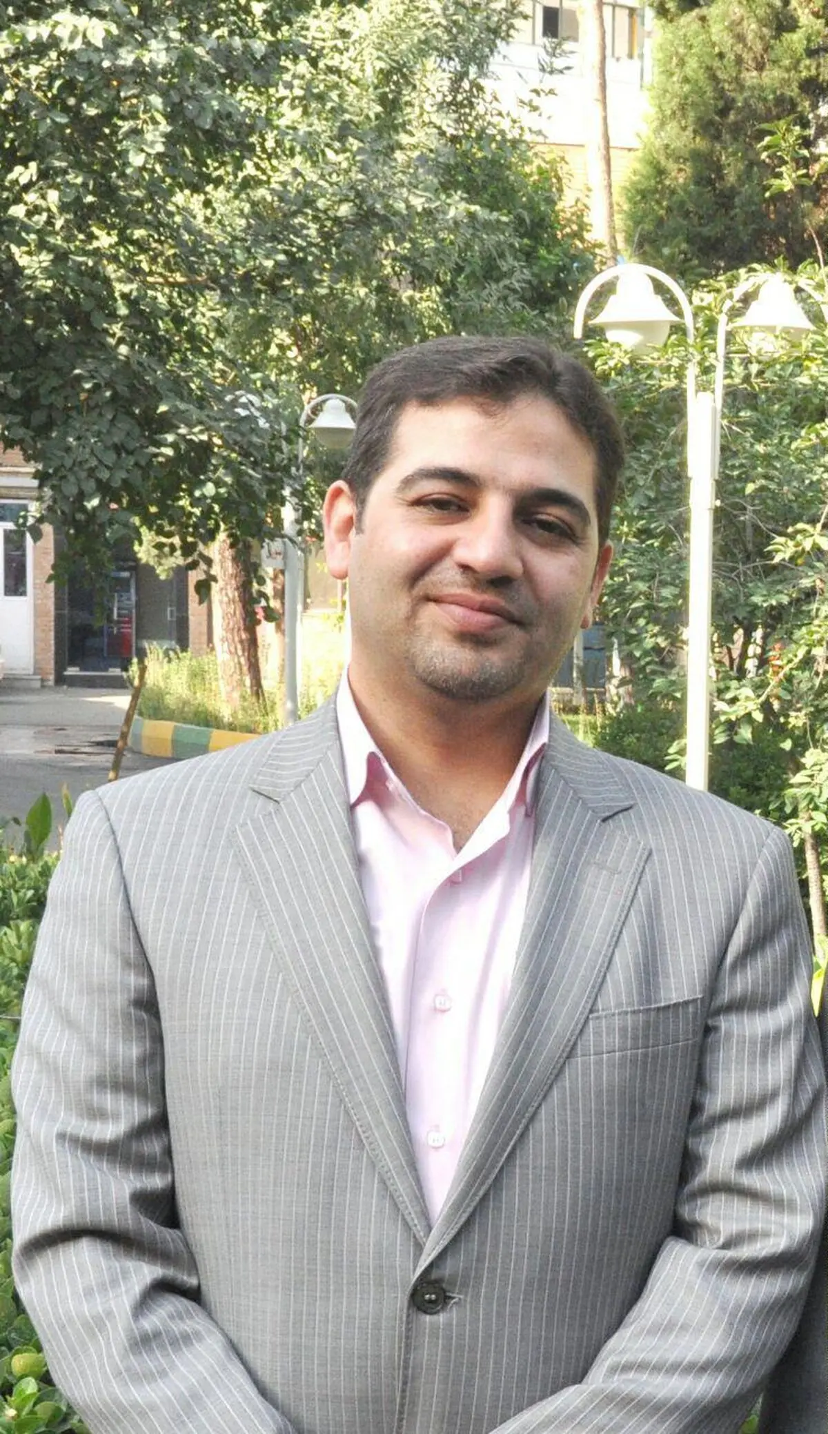 مشکلات جامعه از سوی مدیرانی است که توجه‌شان به جای داخل به خارج است