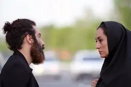 تصویرسازی روزنامه‌نگار زن فراری در 