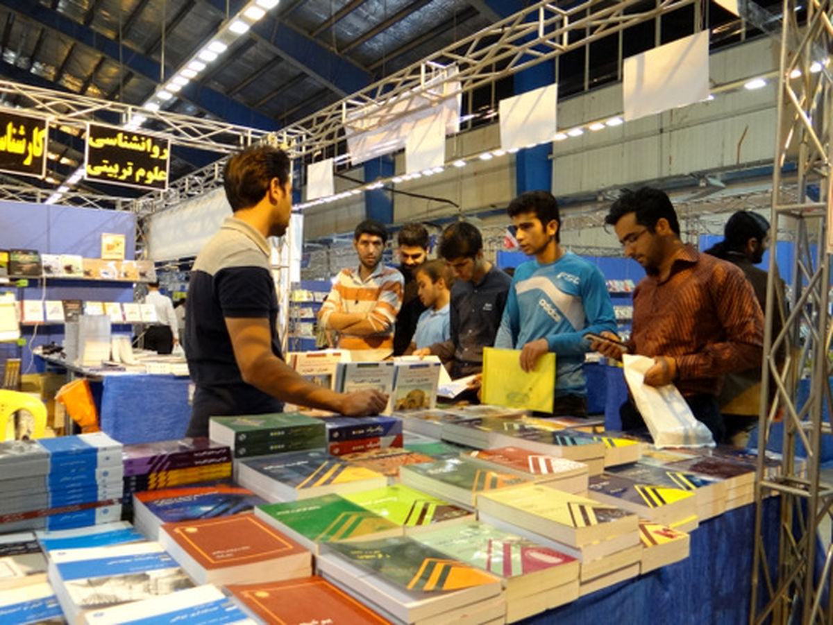 احکام بیست و نهمین دوره نمایشگاه کتاب تهران صادر شد