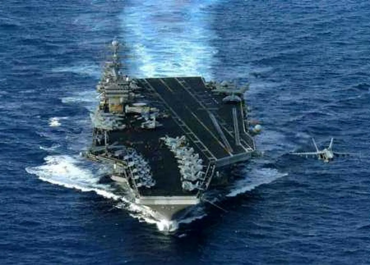 ناوهواپیمابر آمریکا زیر ذره‌بین پهپاد و زیردریایی ایرانی