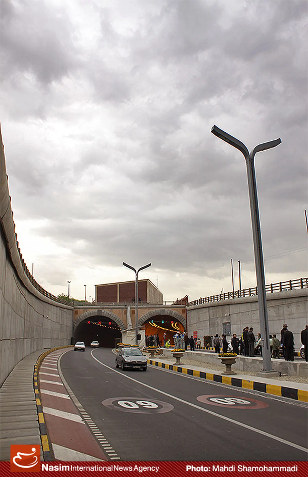 معاون حمل و نقل و ترافیک شهرداری منطقه ۲ از ایجاد دسترسی جدید شهروندان از بزرگراه اشرفی اصفهانی به نیایش در این منطقه خبر داد