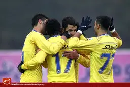 نفت تهران برنده به رختکن رفت؛ تراکتورسازی متوقف شد