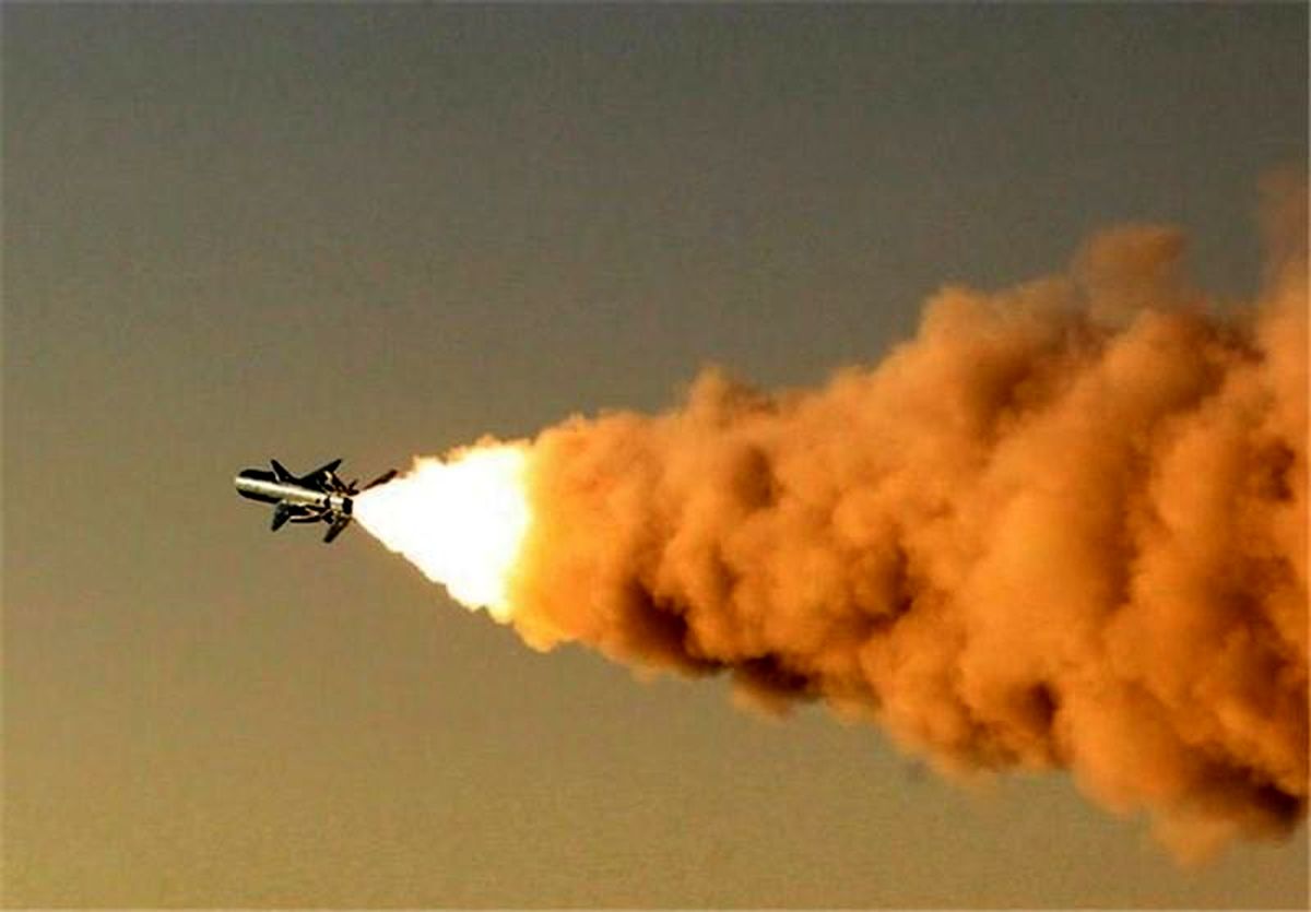 شلیک موشک کروز نصر از یگان‌های شناور و  پرتاب اژدرهای پیشرفته از زیردریایی‌های کلاس غدیر و طارق