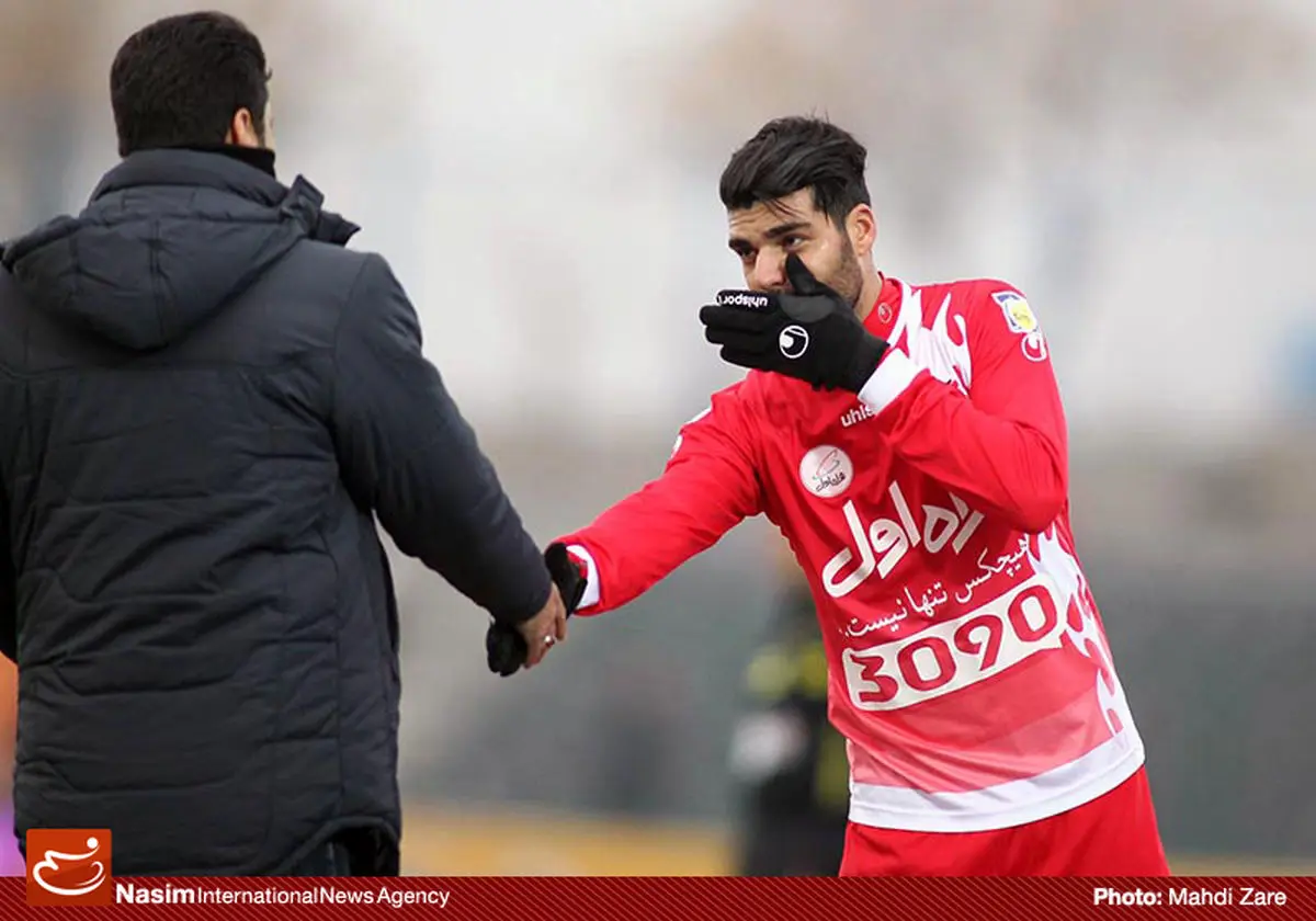 طارمی: بخاطر "سلفی گرفتن‌ها" به مراسم همایون بهزادی نرفتم