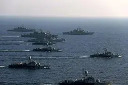 رژه روز پایانی رزمایش دریایی ولایت ۹۴ با حضور ۹۰ یگان شناور سطحی و ۲۰ فروند پهپاد