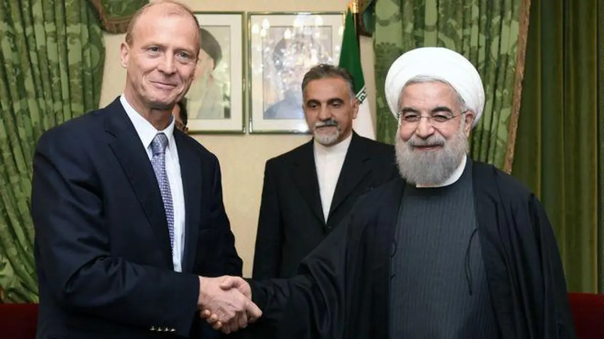 دولتمردان یک هواپیمای پر مصرف و بی مشتری را خریدند!/ دولت روحانی خط تولید " ای ۳۸۰ " را از تعطیلی نجات داد