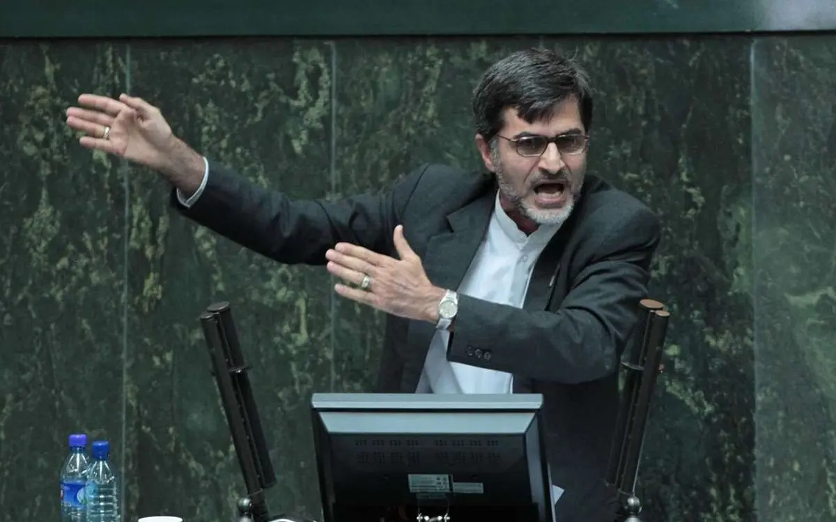 کوچک‌زاده: در شرایطی که مردم دچار مشکلند آیا باید چند میلیارد دلار برای خرید هواپیما بدهیم؟