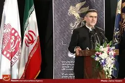 ایوبی سی و چهارمین جشنواره فیلم فجر را به شهیدان حرم تقدیم کرد