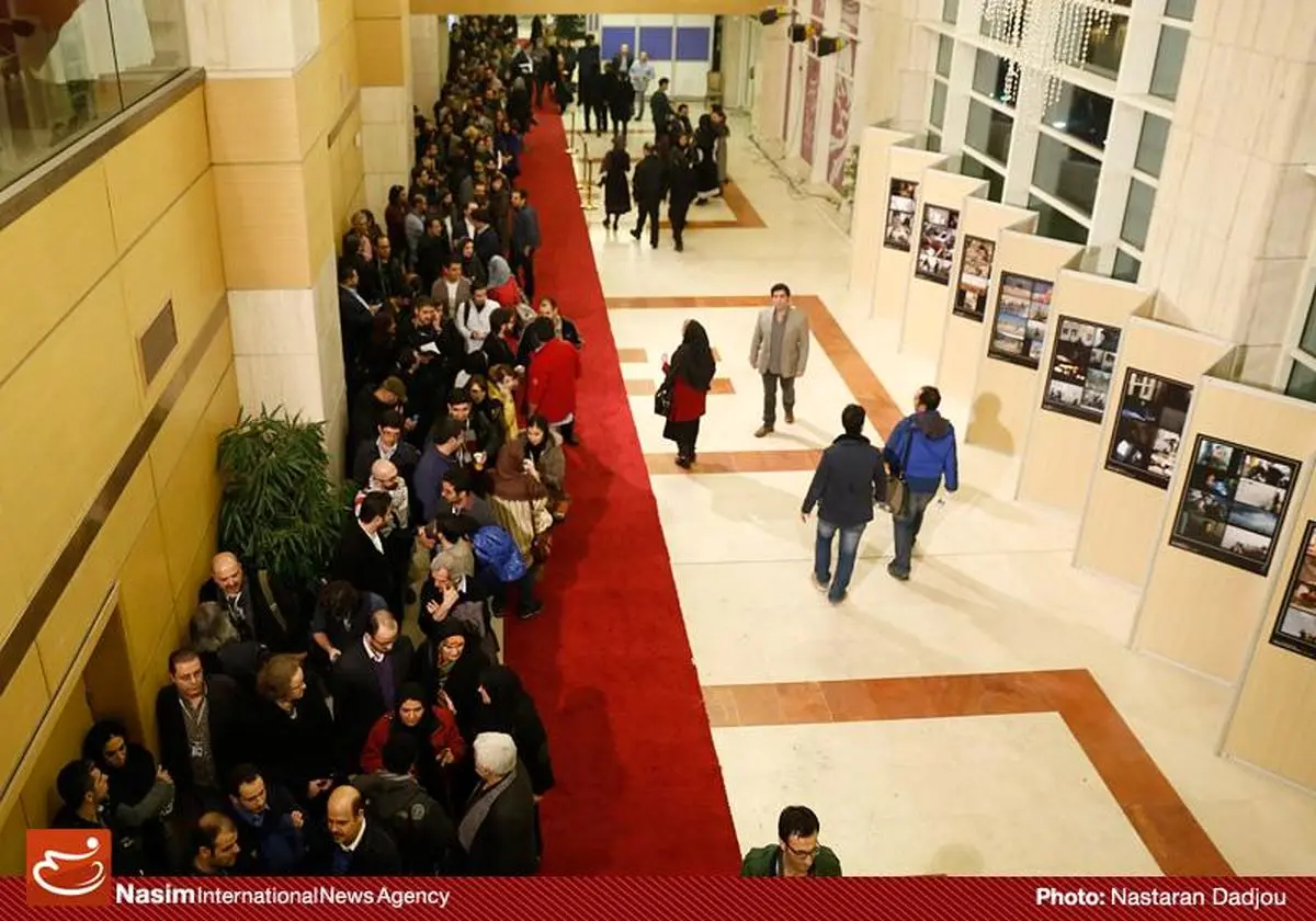 استقبال بی‌نظیر مخاطبان از فیلم حاتمی‌کیا در برج میلاد + تصاویر