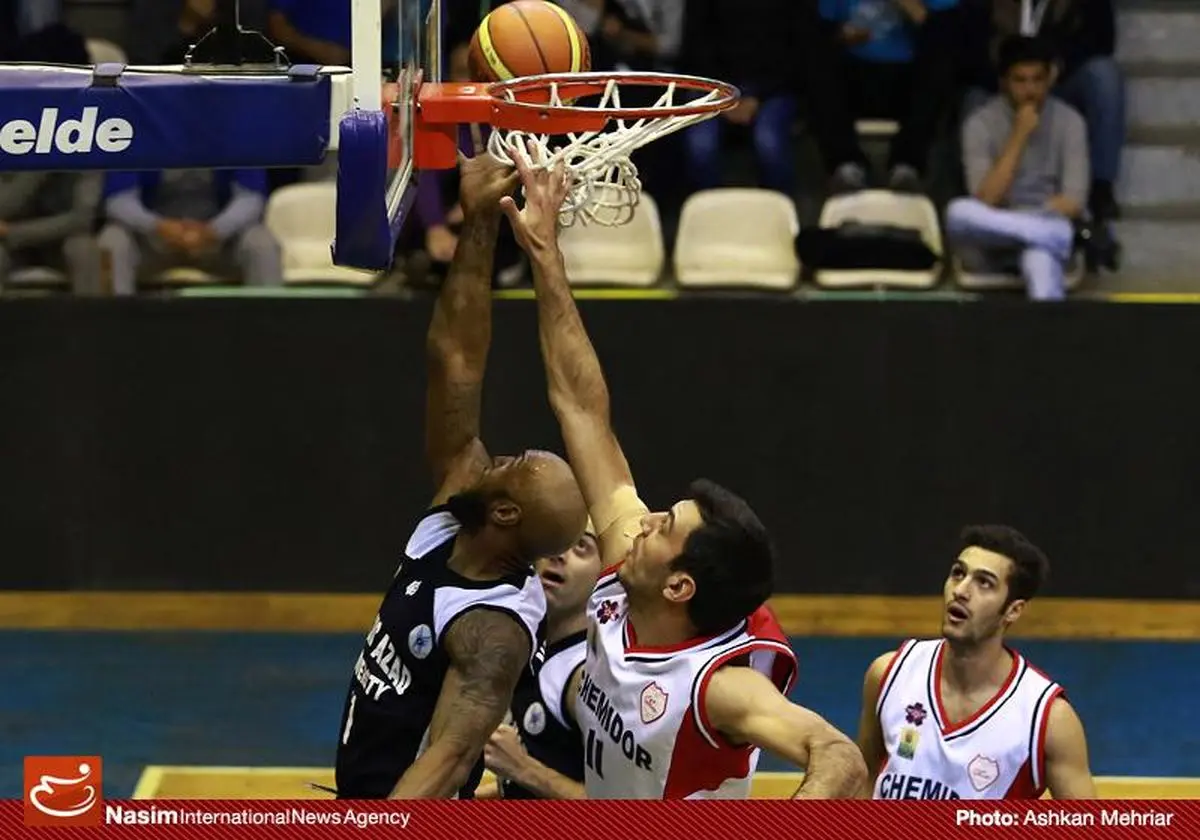 دانشگاه آزاد در خانه به ثامن مشهد باخت