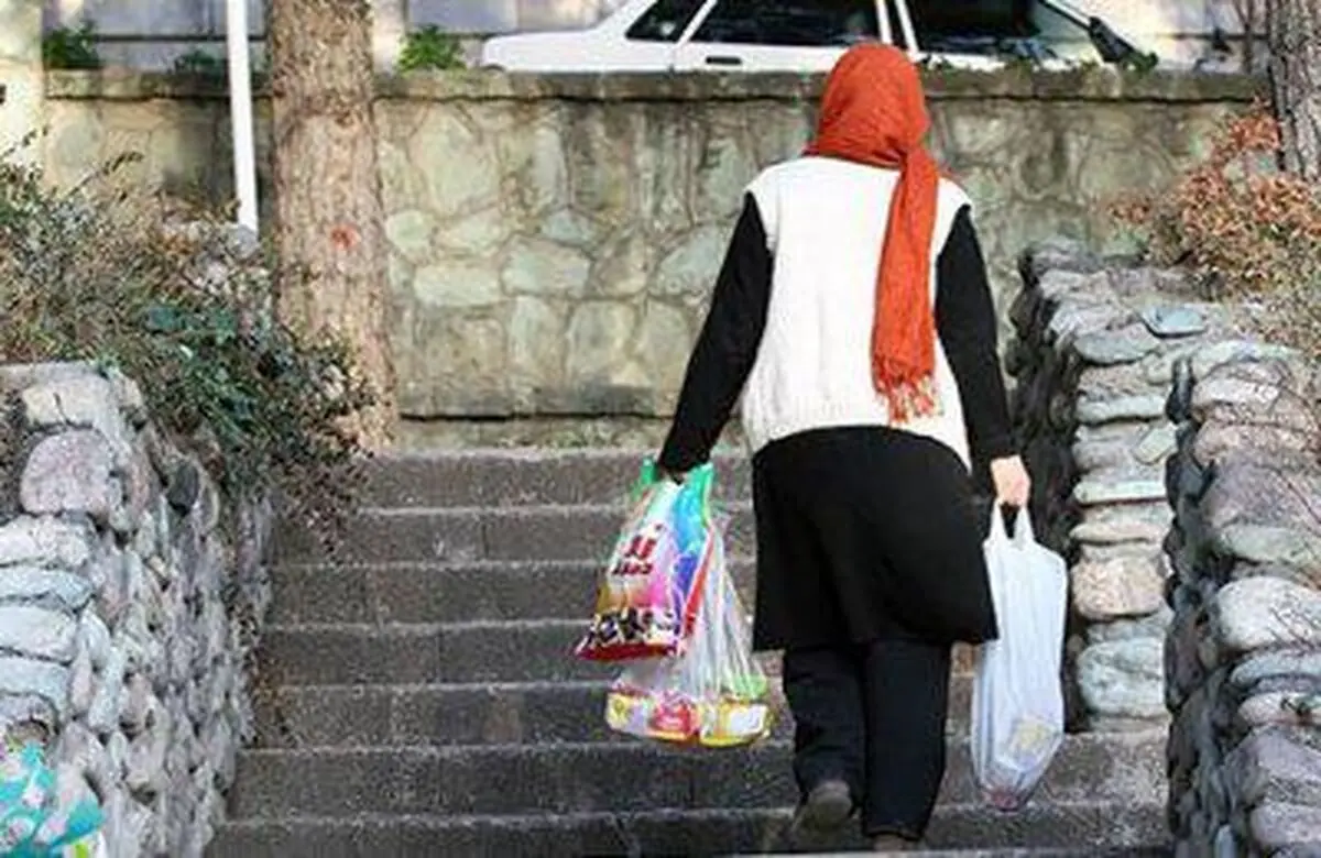 آتیه زنان خانه‌دار؛ لا‌به‌لای کاغذهای اداری گم شده!