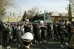 پیکر سرلشکر سلیمی بر دوش فرماندهان تشییع شد