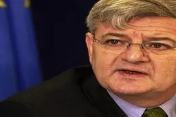 نظم جهانی آمریکایی در حال فروپاشی است