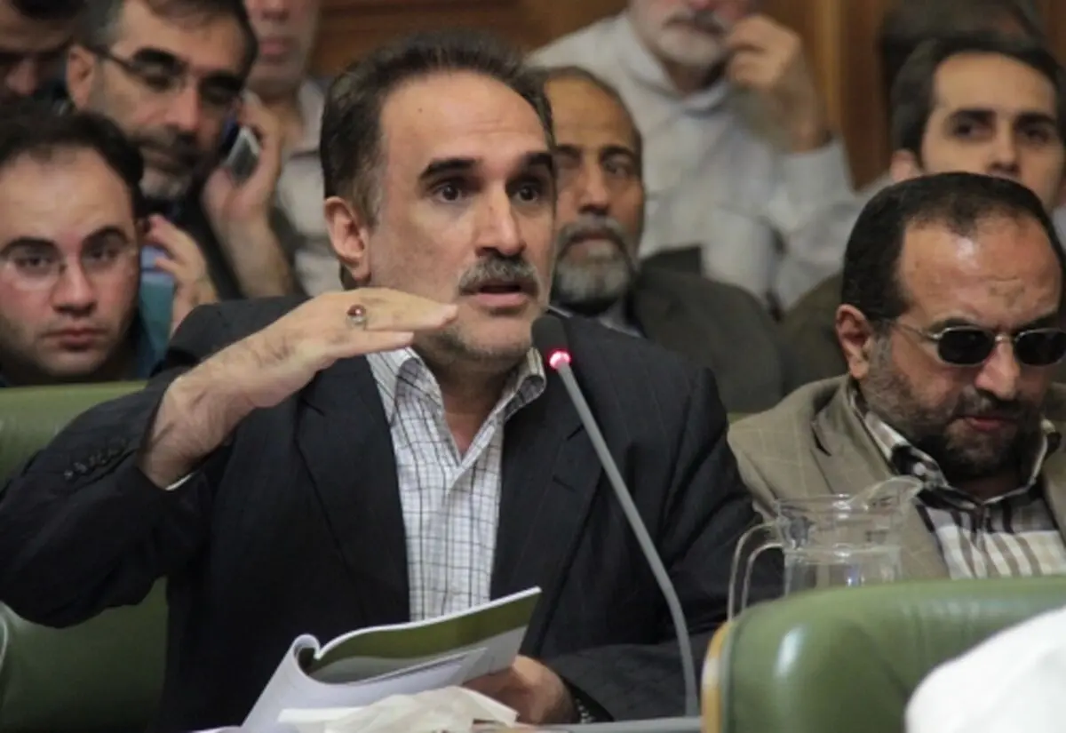 انتقاد حکیمی‌پور از عدم حضور شهردار تهران در صحن شورا