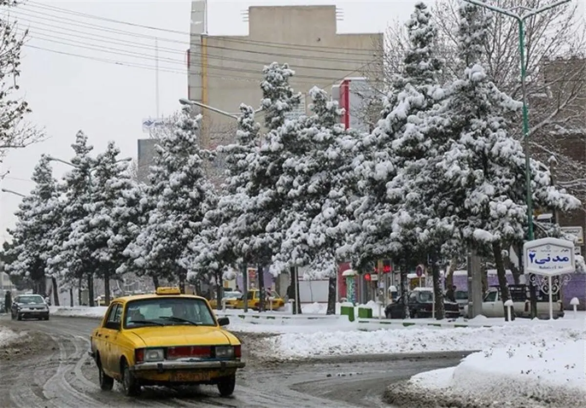 هوا ۱۰ درجه سردتر می‌شود/ در انتظار بارندگی در تهران باشید