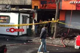 آتش سوزی یک مغازه در خیابان کارگر جنوبی