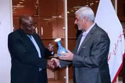 آمادگی هلال‌احمر برای ارائه آموزش‌های تولید دارو به زیمباوه