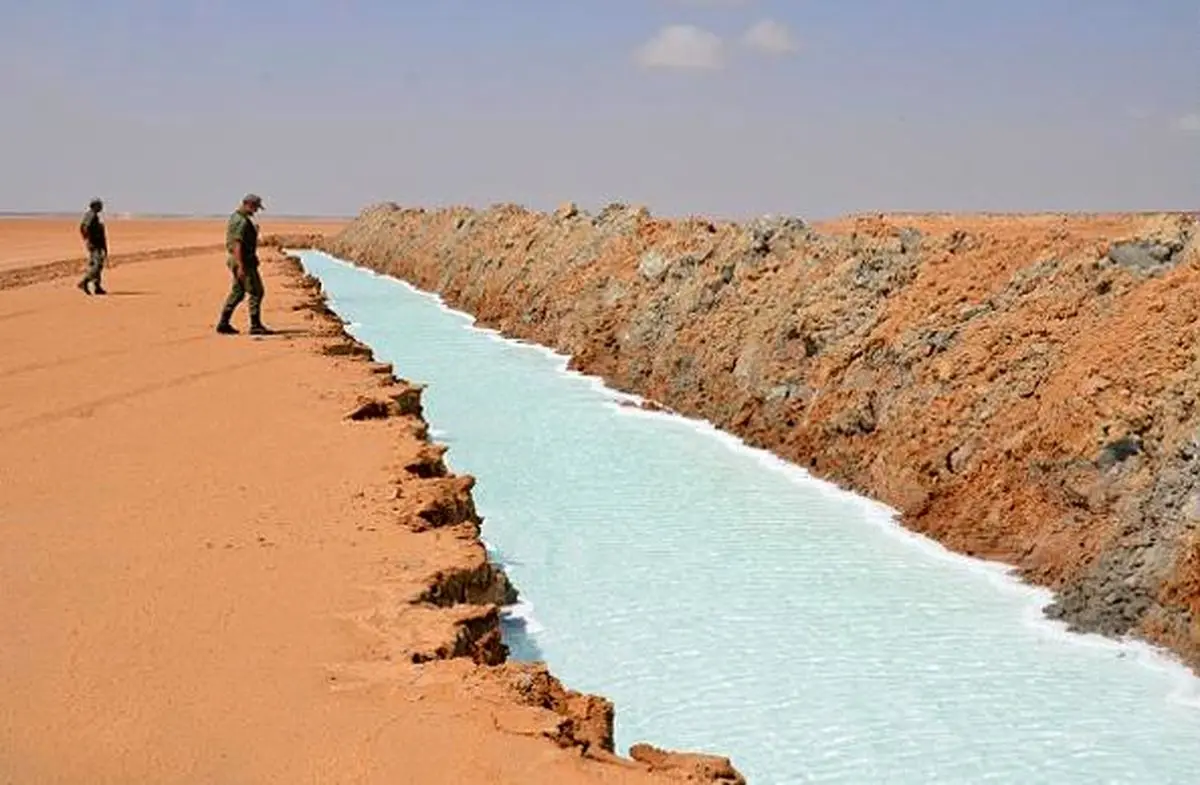 حفر خندق توسط تونس در مرز لیبی