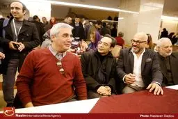 با افتخار بمان، نگذار موج‌های مرده تو را به حاشیه بکشند