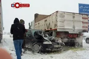بارش شدید برف و مسدود شدن جاده در آزادراه قزوین زنجان